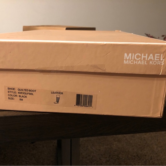 LE like new MK Michael Kors Hamilton gold stud quilted leather riding boots - Picture 5 of 5